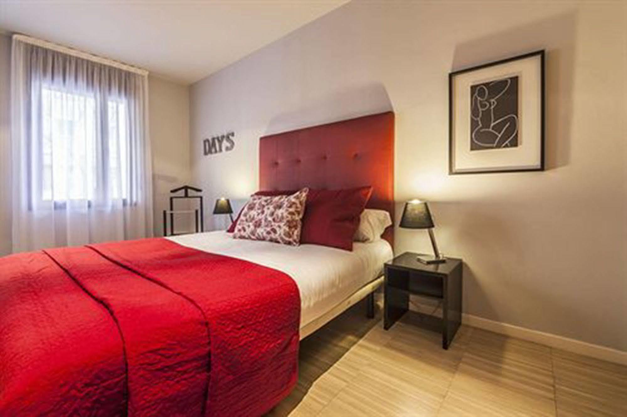Mh Apartments Sant Pau Barcelona Ngoại thất bức ảnh
